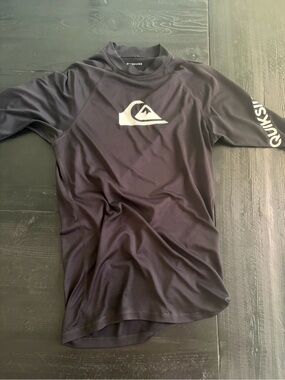 Quiksilver Men's Black Short-Sleeve Logo Rash Guard